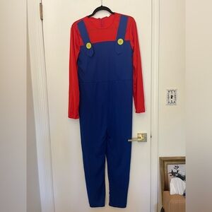 Womens Mario Costume, size small Super Mario Brothers family costume